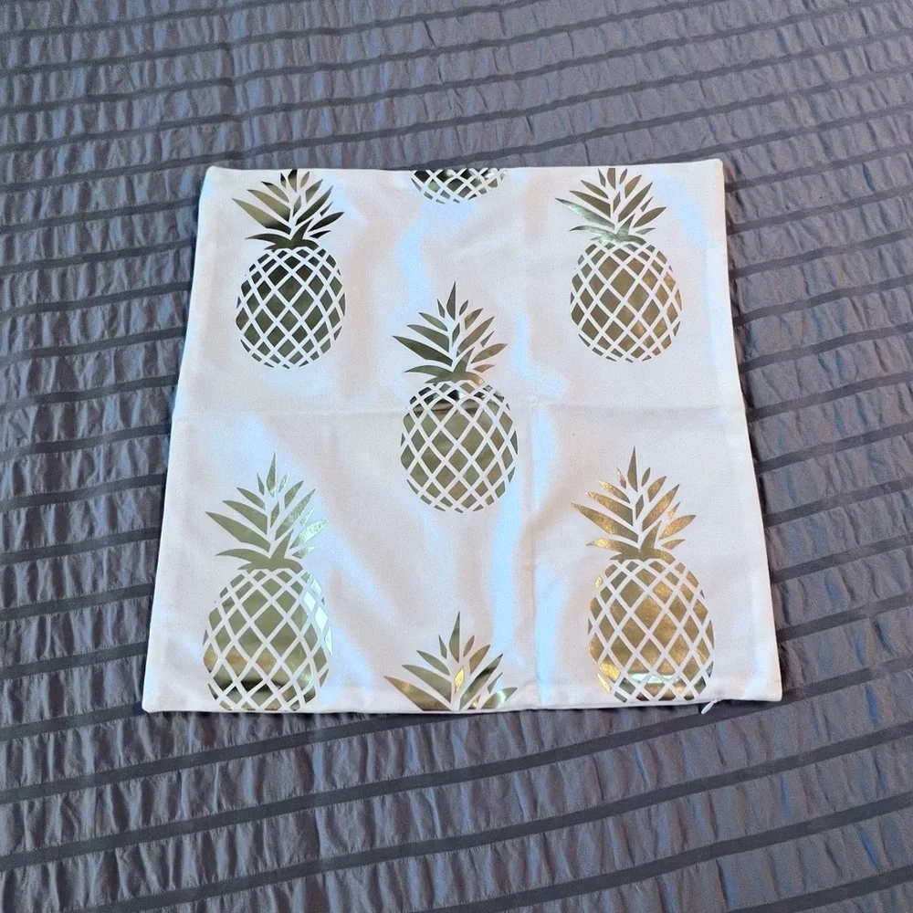 🥳 5/$25 Throw‎ Pillow Case/Cover Metallic Gold Foil Pineapple on White 17”x17”
